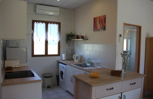 Labastide-d'Anjou Cottage | En Rouger Le Grain d'orge gîte (2 bedrooms, air conditioned, heated pool, sauna)