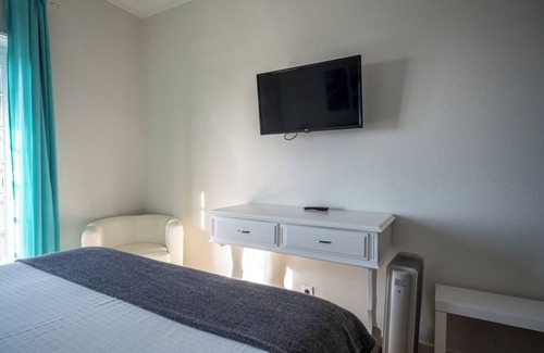 Coxos Beach House | En-Suite Private Room (1), Coxos Ribamar Ericeira