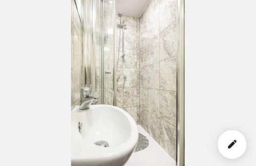 Milton Keynes House | En-suite room in central Milton Keynes