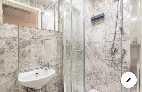 Milton Keynes House | En-suite room in central Milton Keynes