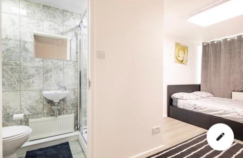 Milton Keynes House | En-suite room in central Milton Keynes