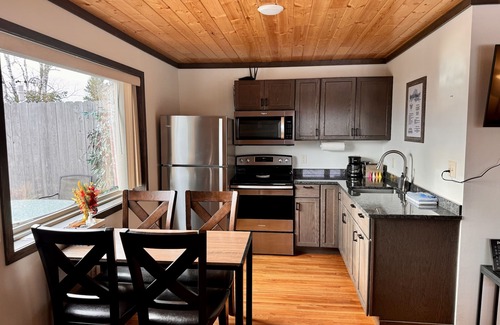 Two Harbors Condo | Encampment Trailside 4Plex Suite | Access to Gooseberry Park | Pets | Lake View