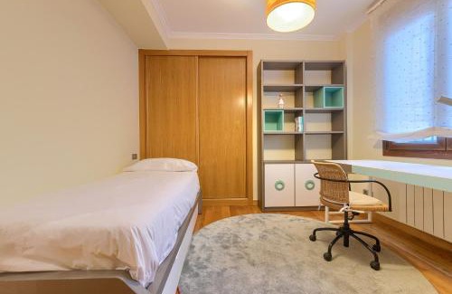 Castanos Apartment | Encanto y Confort en Calle Epalza - Tu Familia en el Corazón de Bilbao
