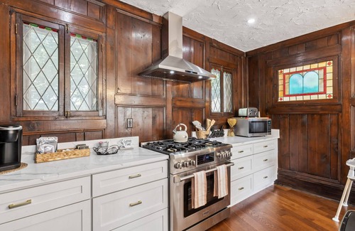 Cleveland House | Enchanted Castle - Your Royal Getaway Awaits!