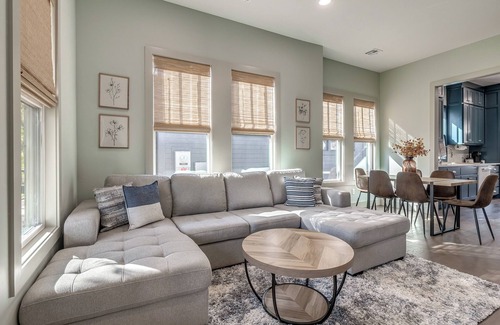 Wheatland House | Enchanted Woods Cottage at Selah- 2 bed 2 bath