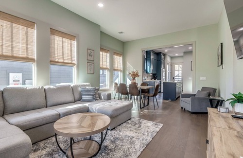 Wheatland House | Enchanted Woods Cottage at Selah- 2 bed 2 bath