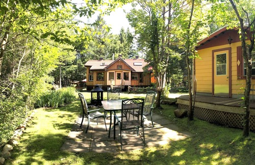 Stoneham-et-Tewkesbury House | Enchanting estate in the Three Lakes Valley at Stoneham