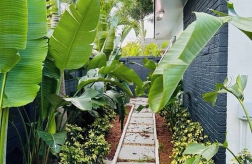 South Middle River Apartment | Enchanting 2-bedroom apartment with AC in Fort Lauderdale