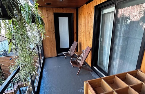 Gay Village Apartment | Enchanting 2-bedroom apartment with AC in vibrant Montréal