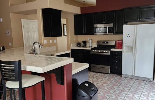 Stockton House | Enchanting 4BR with Rose Garden