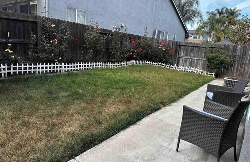 Stockton House | Enchanting 4BR with Rose Garden