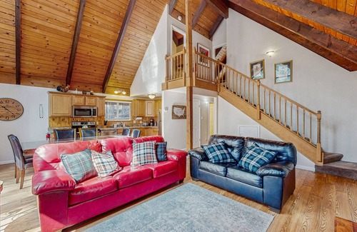 Pioneer Trail Ski Chalet | Enchanting alpine chalet with lots of room, deck, & grill - prime location