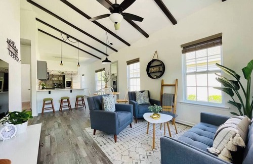 Wilmington Cottage | Enchanting Downtown-ish Cottage in Wilmington, NC