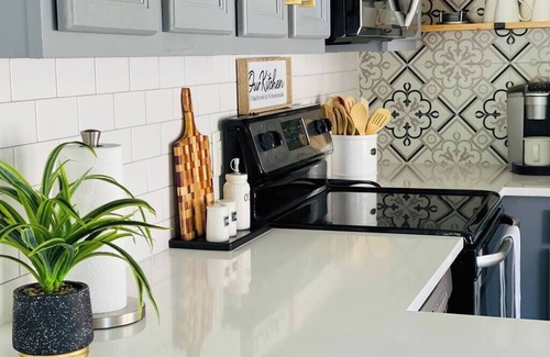 Wilmington Cottage | Enchanting Downtown-ish Cottage in Wilmington, NC