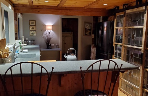 Boone Cabin | ENCHANTING LOG CABIN