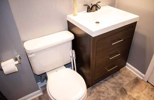 Avon Lake House | Enchanting Lower-Unit Duplex