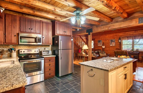 Sylva Cabin | Enchanting mountainside cabin with firepit, enclosed yard, & washer/dryer