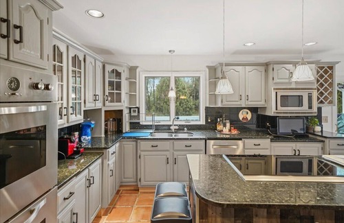Warwick House | Enchanting Paradise with Pool & Hot Tub