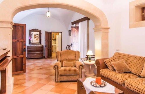 Petra Villa | Enchanting tower finca with modern equipment