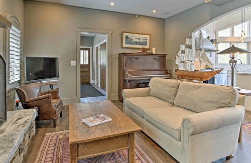 Lynn House | Enchanting Tryon Home w/ Hot Tub ~ 14 Mi to TIEC!