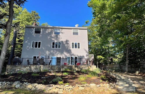 South Casco House | Enchanting waterfront 3-bedroom house with AC in Casco on Sebago Lake