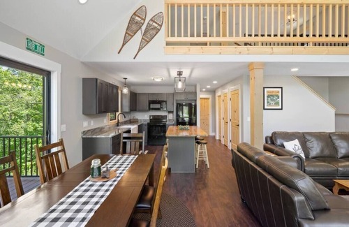 West Dover House | Encore Escape | Walk To The Lifts @ Mt. Snow!