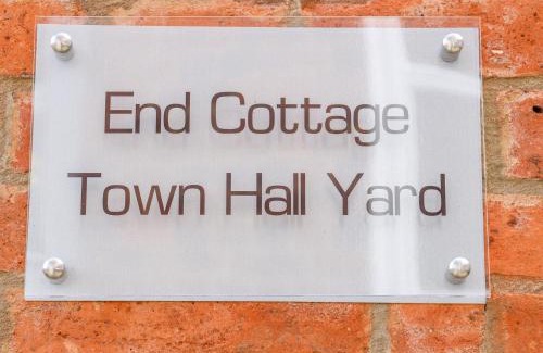 Ashbourne House | End cottage