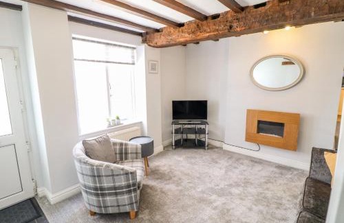 Ashbourne House | End cottage