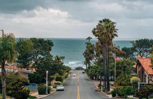 Ocean Beach House | Endless Summer Beach Studio - Beach - AC - Shops