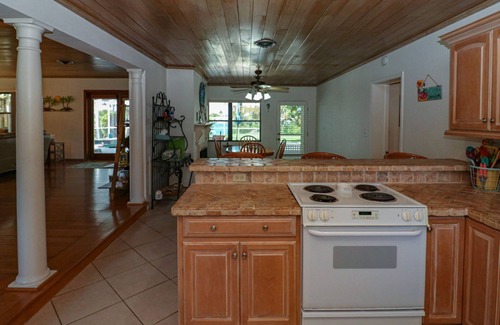 Englewood House | Englewood Old Florida 2 Bedroom Cottage with Pool 2 miles to Gulf Beaches!