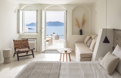 Fira Hotel | Enigma Suites