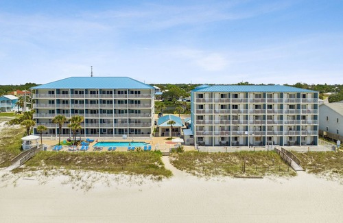 Fort Bay House | Enjoy a Hassle-Free and Comfortable Stay! 2 Spacious Units, Free Parking, Pool