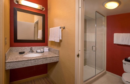 Durham Hotel | Enjoy a Hassle-Free and Suiting Stay! 3 Convenient Units, Free Parking, Pool