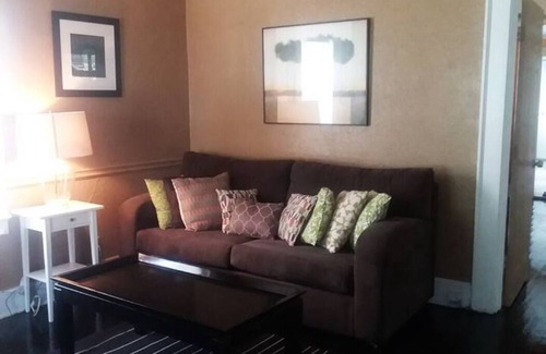 East Side Apartment | Enjoy a lively urban neighborhood while staying in the heart of in-town Atlanta