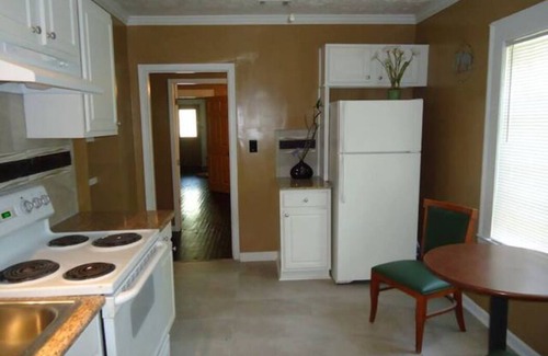 East Side Apartment | Enjoy a lively urban neighborhood while staying in the heart of in-town Atlanta