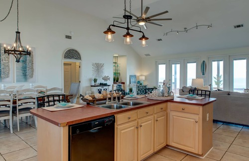 Dauphin Island House | Enjoy a personal beach experience! Expansive gulf side deck! - Dauphin Charm