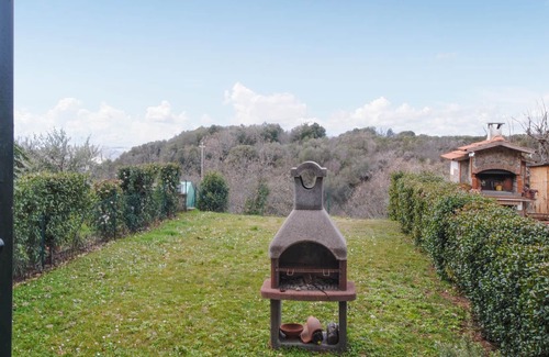 Montalcino Apartment | Enjoy a relaxing vacation with good excursion possibilities in this beautiful vacation apartment.
