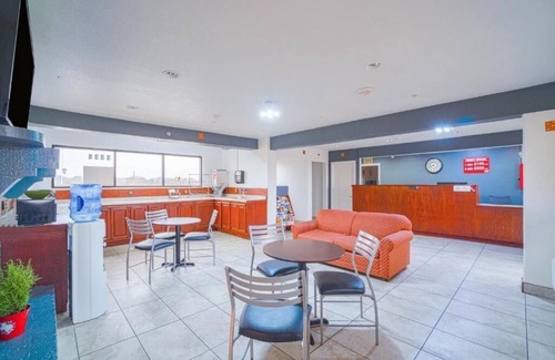Kingsville Hotel | Enjoy A Room With Pets Welcome Near LE Ramey Golf Course And Baffin Bay