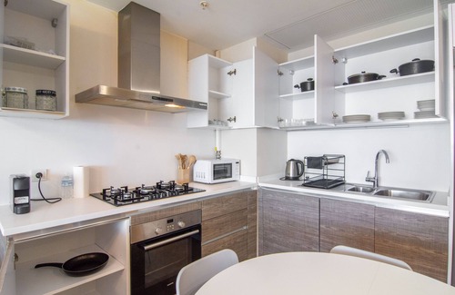 Uludag Apartment | Enjoy a stylish and fully equipped 2-bedroom apartment in the heart of 5. Levent
