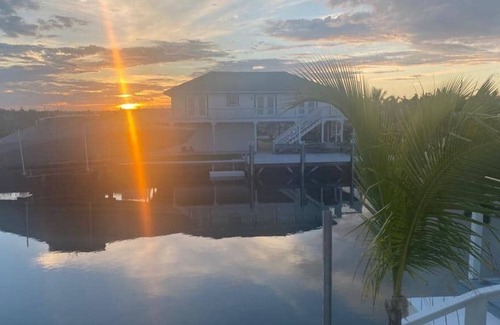 Treasure Cay House | Enjoy a sunset in Paradise - Steps the Beach