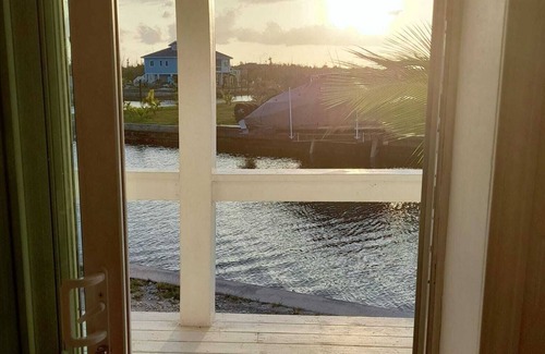 Treasure Cay House | Enjoy a sunset in Paradise - Steps the Beach