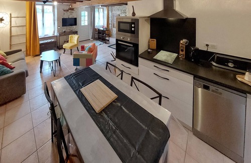 Taillant House | Enjoy a wonderful vacation in this beautiful vacation home.