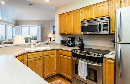 Nellysford House | Enjoy all 4 seasons at this spacious, pet friendly home! Great views, sleeps 10