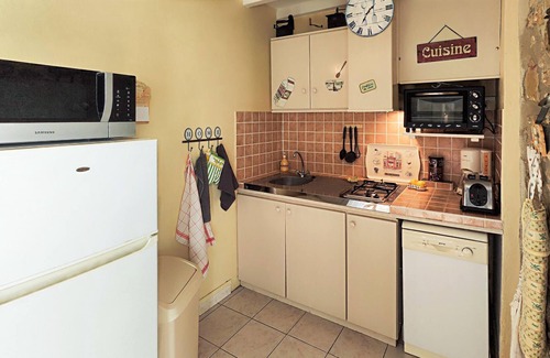 Nissan-lez-Enserune House | Enjoy an unforgettable vacation in this inviting vacation home with pool access!