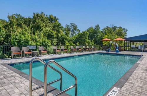 Orlando House | Enjoy an upscale hotel near Orlando International Airport !