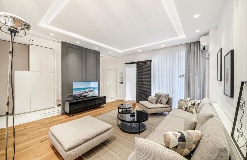 Vracar Apartment | Enjoy B-52 Crown