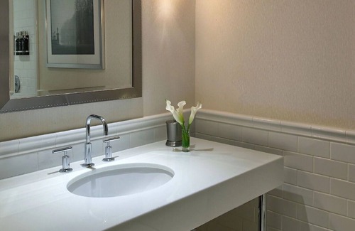 Bay Village Hotel | Enjoy Bold Decor at Our Boutique Hotel in Boston’s Core - 3 Cozy Dorms