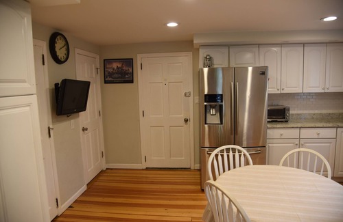 Gilford House | Enjoy Breath-taking Lake and Mountains views at the Belknap Point inn House
