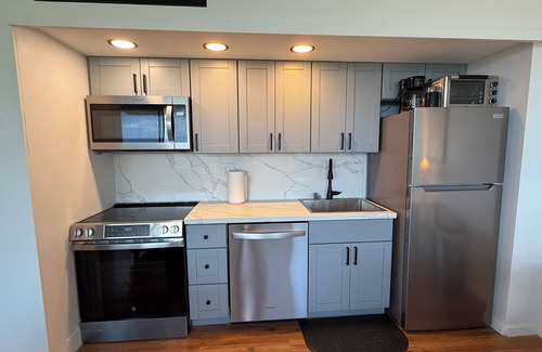 Makaha Condo | Enjoy Breathtaking Views of the Ocean and Gorgeous Mountains! Newly Renovated!