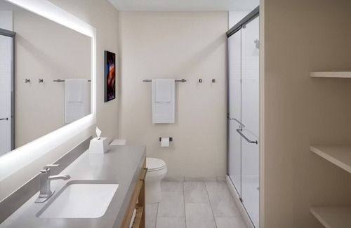 Macomb Hotel | Enjoy Convenient Location at Clean, Comfortable Suite w/Fully Equipped Kitchen